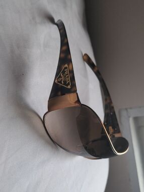 Vintage Prada Tortoiseshell Brown Shield Sunglasses w/ Gold Trim W/ Case & Box